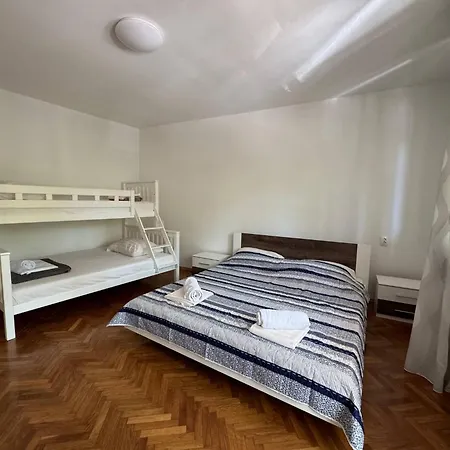 Large 3br In The Center 5bd Lägenhet Split