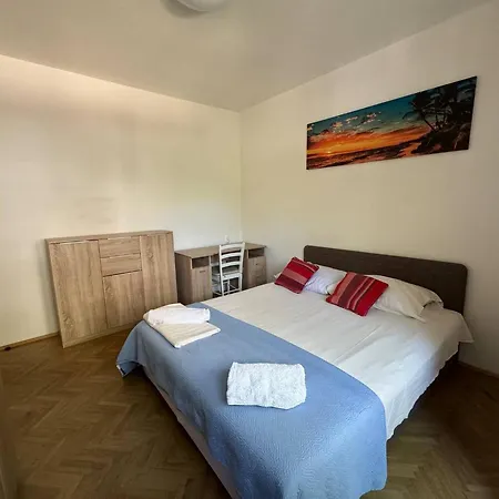 Large 3br In The Center 5bd Lägenhet Split