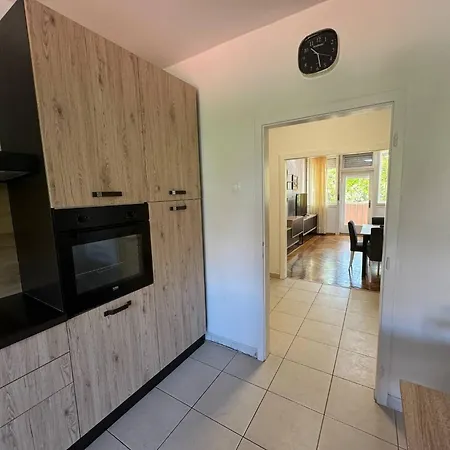 Large 3br In The Center 5bd Lägenhet *
